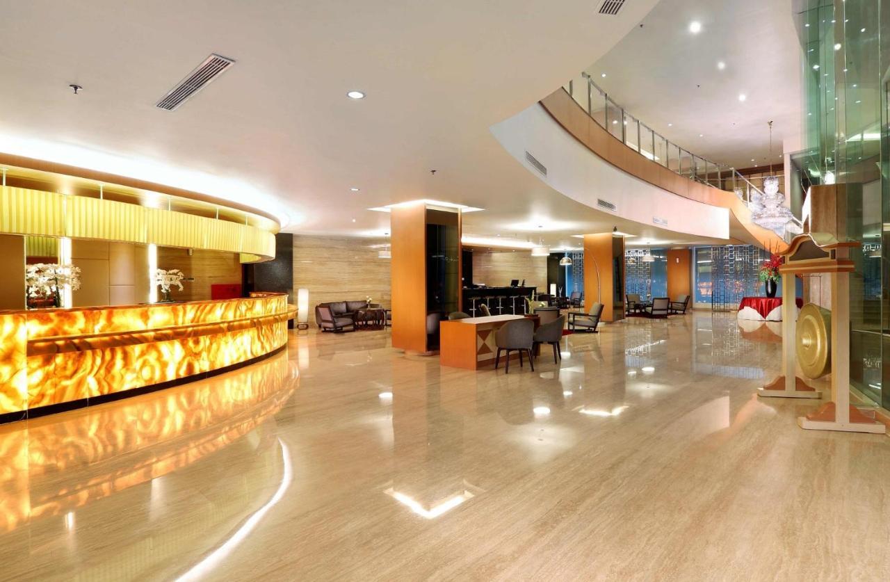 Golden City Hotel And Convention Center - Chse Certified Semarang Bagian luar foto